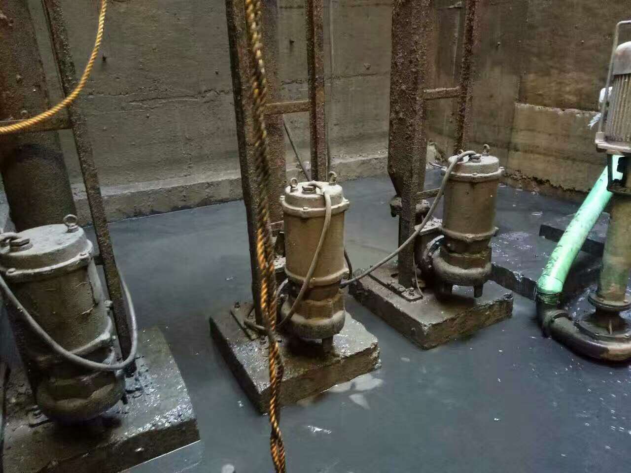 渑池污水池清理