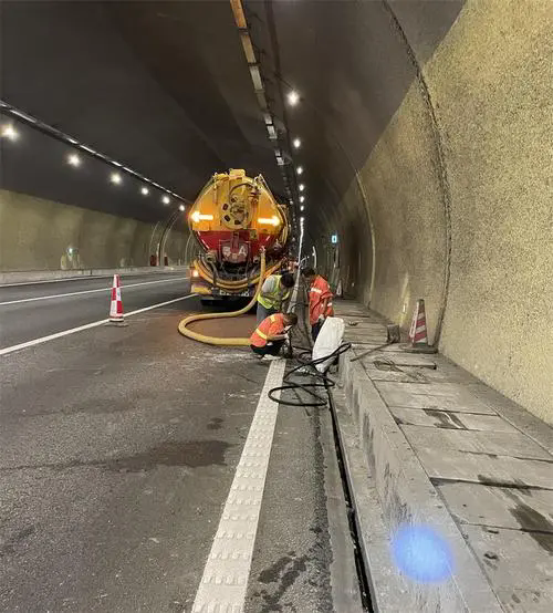 渑池隧道排水渠清淤